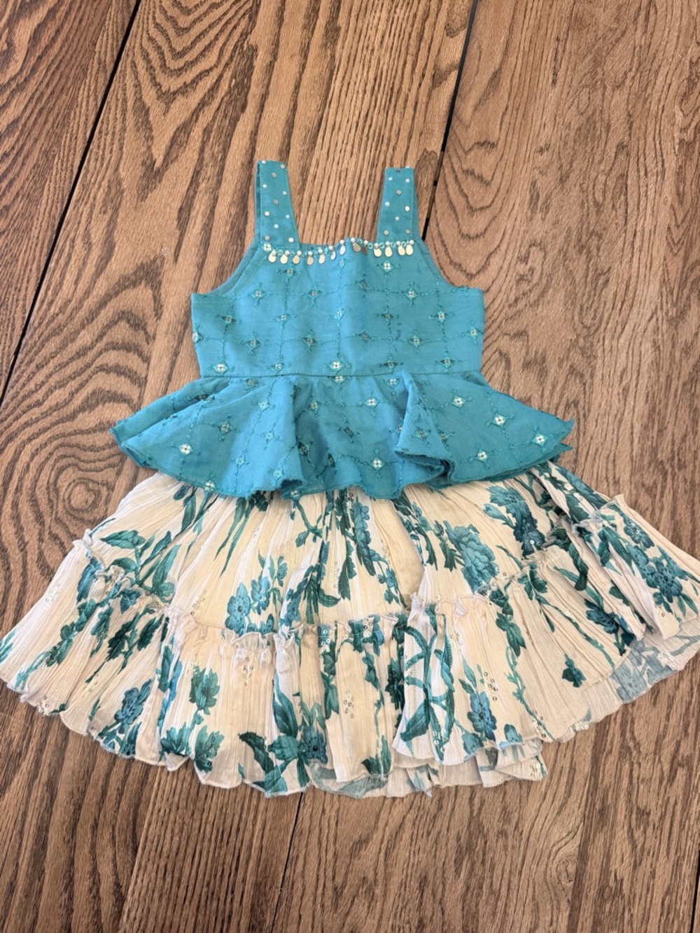 Indian 2 pc Infant Outfit Top & Skirt. GUC DBB